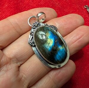 Vintage Silver Pendant with Natural Labradorite Gemstone